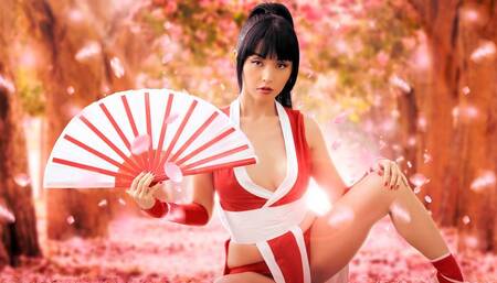 Marica Hase in Mai Shiranui Cosplay
