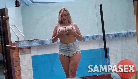 Wearing That Denim Like Sydney Sweeney