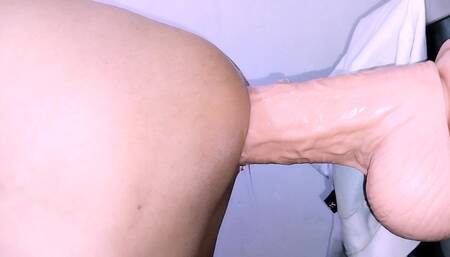DOMINATING THE BIGHEAD