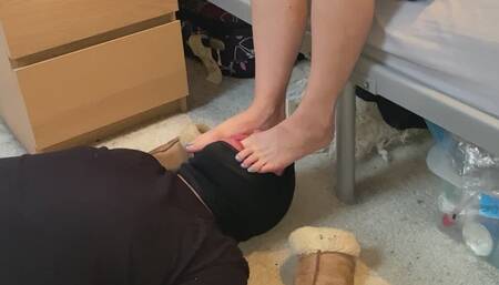 Slippers foot worship