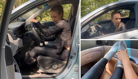 A very bad day and a sweaty foot massage for Chloe