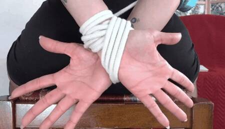 An exciting bondage game for Daphne ( 1 PARTE )