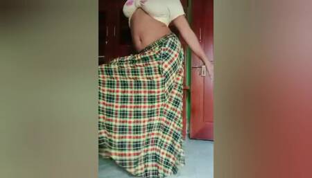 Indian Girl Hot Dance