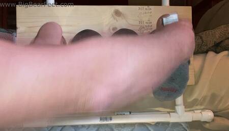 That Tickling Itch - Tickling big wide feet with itching powder