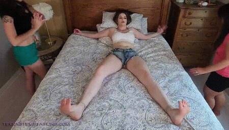 Tickled on the Bed - MILF Gigi, Slyyy & TerraMizu - HD 720 MP4