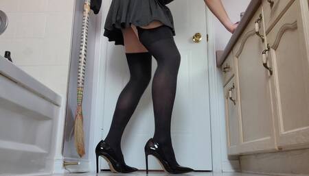 Crossdressing Secretary Takes a Bathroom Break