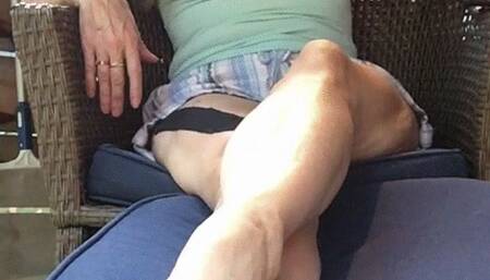 LONG RELAXING SOLES AND TOES