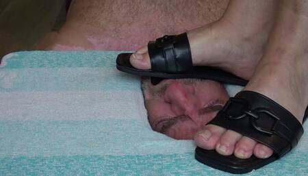 Stomping face in slippers, nylon socks and barefoot (facebox)