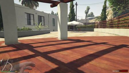 Tracey De Santa have sex with trevor in her neighbor's backyard