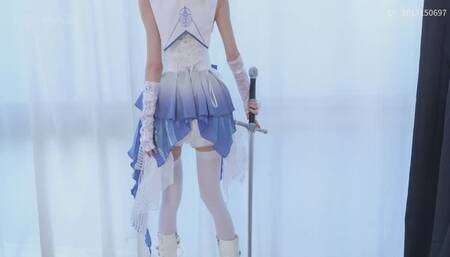 Female Knight's TK Waist and armpit attack Foot attack White silk Bare feet