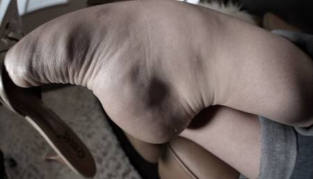 My Feet In Mules - Pepper, 1st