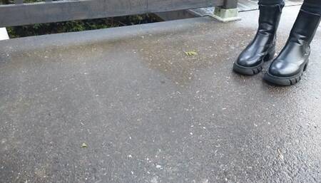 Kates crushes a plushie