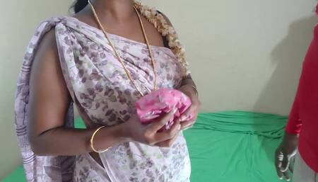 hot desi tamil aunty, fuck food delivery boy, semmaiya sappi okka ready aitaaa.