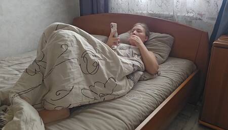 Woke up and Decided to Masturbate to Porn. Sweet Cumshot!