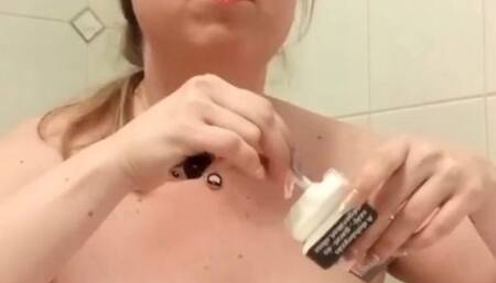 Chubby MILF smoking in the bathtub