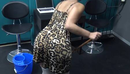 Secretary maid Milf stuck as mop the floor under the table and fucked by her boss!