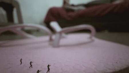 The giantess and the sandal odyssey