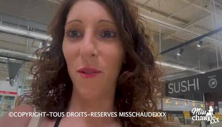 ????????Misschaudexxx, exhibited in a supermarket