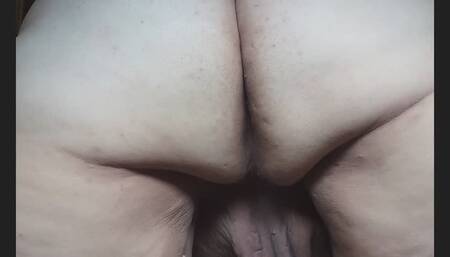 Reverberating asshole farts (compilation)