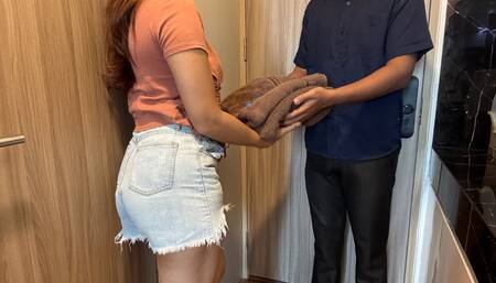 Hotel Receptionist Serve the Appetite of Its Guests