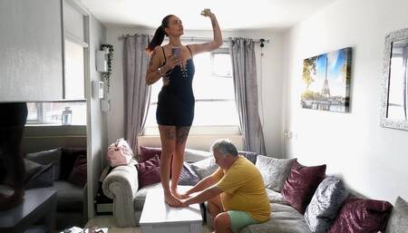 Hand Trample On The Table Barefoot 2