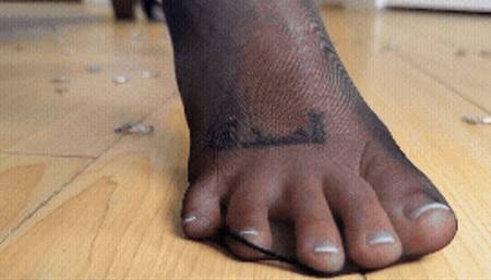 Infested Heels (HD MP4) Sumkio Dreams: Giantess, Smoosh, foot fetish, toe fetish, nylon fetish