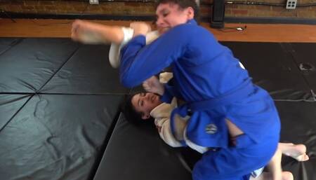 Bella Luxx vs Kami Kyller