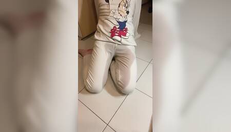 I love the feeling of my warm piss in my white jeans