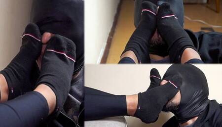 Stinky, dirty and worn socks to smell and wake up my senses - MOV