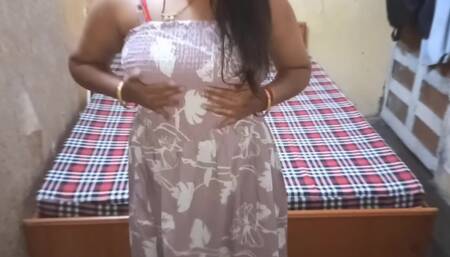 Ghar per wife ko bulane aayi wife ki friend ko choda