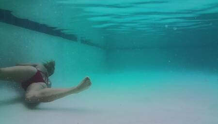 BLOWING BUBBLES underwater in snorkeling mask with some breathholds and swimming during light rain today