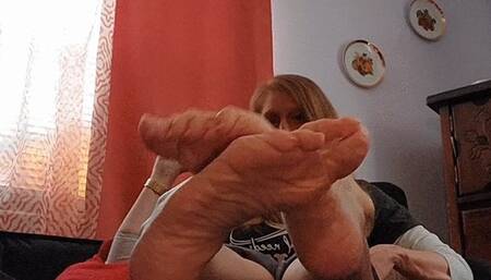 SLICK AND OILY SIZE 9'S