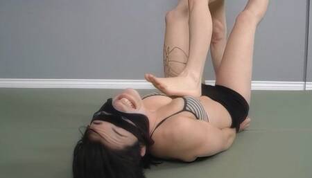 LF198 - HUMAN PUNCHING BAG - feat Jill vs Ema (960 WMV)