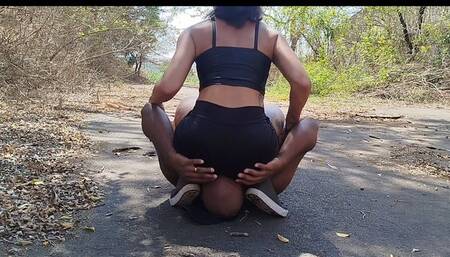 SENTADA NA CARA DO SEGURANÇA