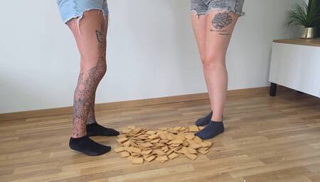 Sina & Sabrina - Biscuit Pile Crush [Wide angle]