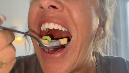 Watch an unaware giantess go about her day and get eaten in cereal, vore