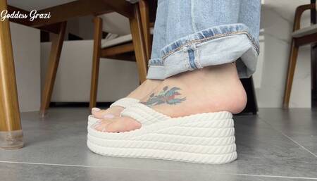 A platform flip-flops too small for my big feet - Goddess Grazi