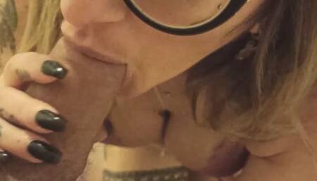 This video is a super simple blowjob and cowgirl, 100% amateur for those who love things raw and unprofessional