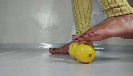 rose foot crushing lemons