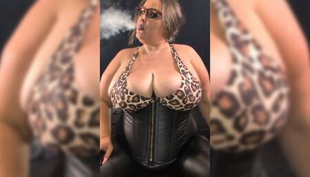 Quick Smoke in Leather Corset