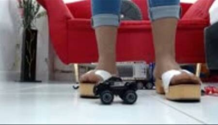 crushing Truck with trailer and monstertrucks