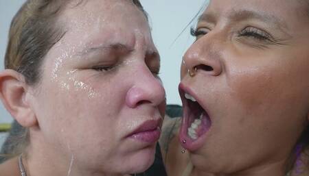 Cobrindo o rosto da escrava 0de saliva e bafo de vírus by Anita Perversa (part05-05)