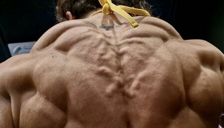FBB huge traps veiny ripped shape workout back biceps huge competition pre trainings crazy pumping high