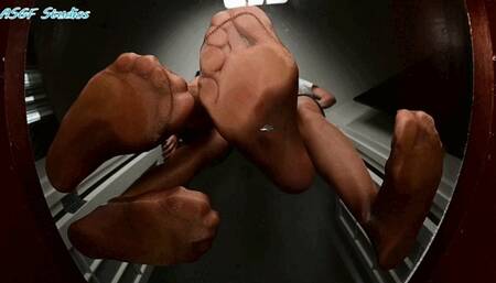 GIANTESS BOSS Paisley and Santana PANTYHOSE CRUSH!! - MOV