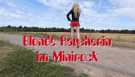 Smoking and miniskirts - Rauchen und Minirock