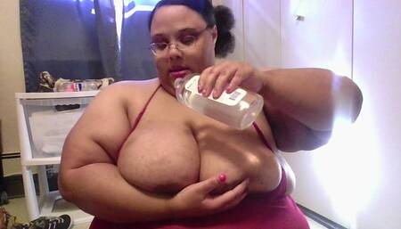 Fat Slut Loves Oiling up Her Tits!