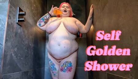 BBW Daisy pees in a glass and gives herself a golden shower