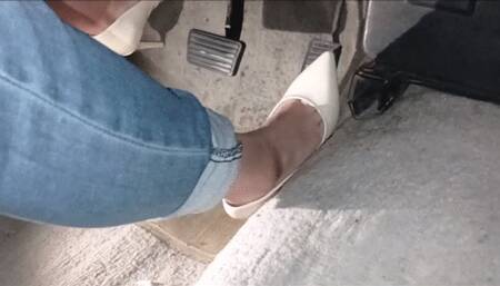 Driving white pumps
