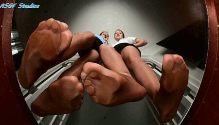 MASSIVE MANAGERS Paisley and Santana and their tiny SW intern under their sweaty hose!!! - MP4