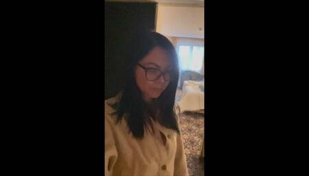 Busty MILF Shione Cooper make Selfie Video by her MobilePhone